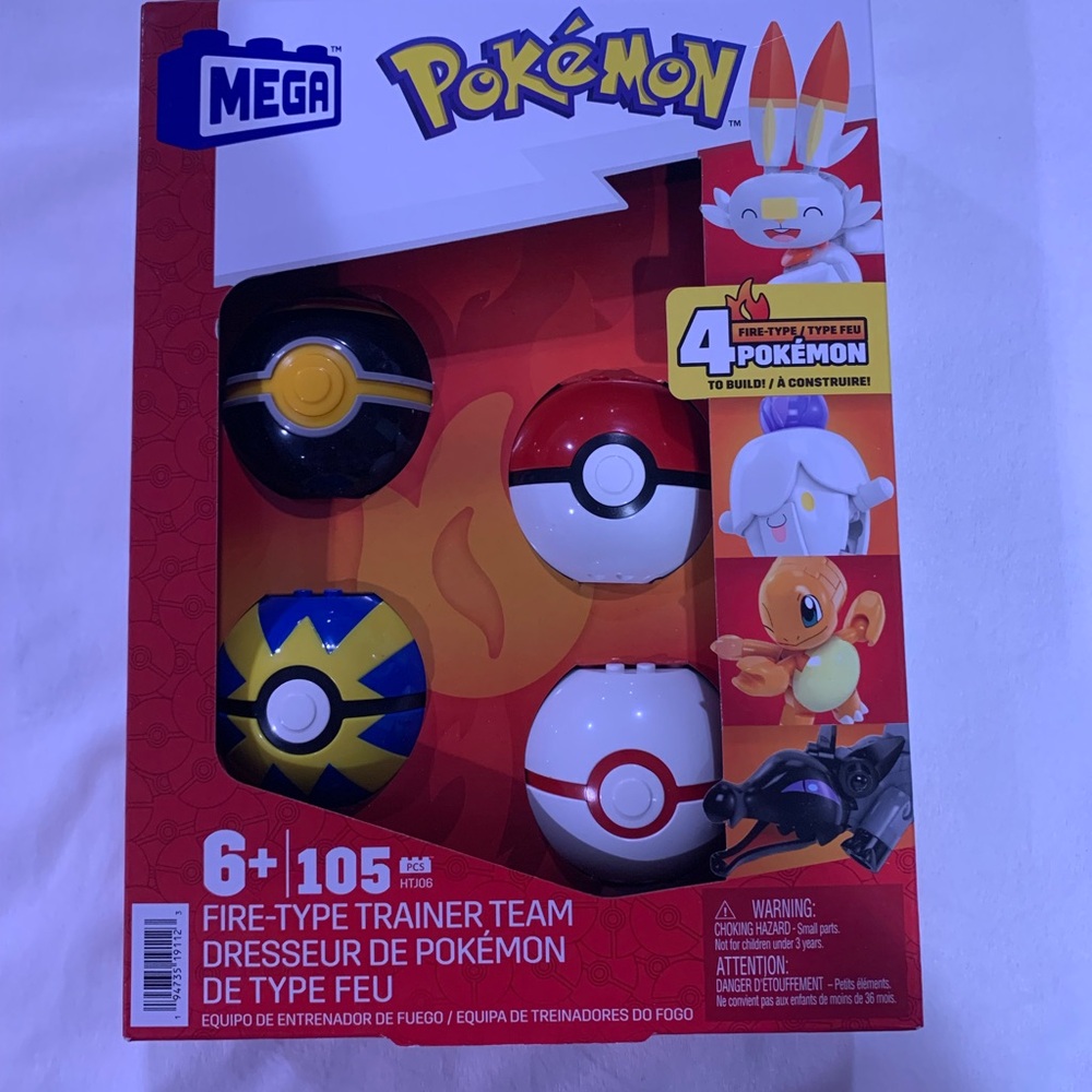 Mega Pokémon Fire-Type Trainer Team Building Set